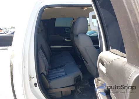 2020 Toyota Tundra 4Wd Sr5 z USA, uszkodzony, nr VIN 5TFUY5F1XLX895323